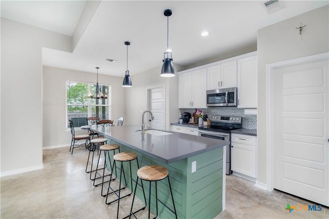 211 Amberglow Ct, House other with 3 bedrooms, 2 bathrooms and null parking in Victoria TX | Image 14