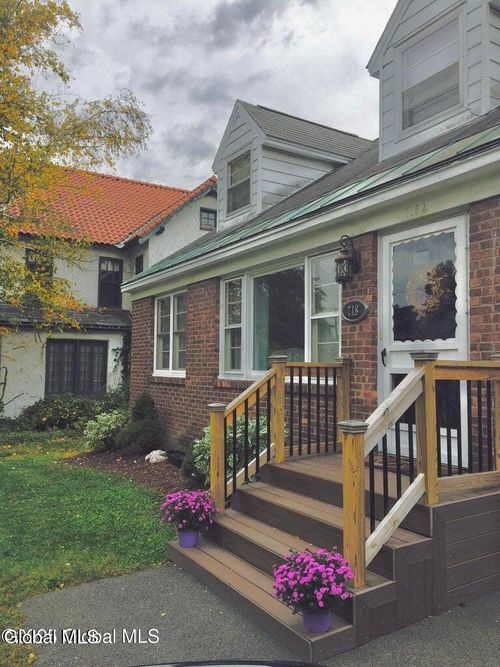 b-718 Western Ave, Albany, NY, 12203-2032 | Card Image