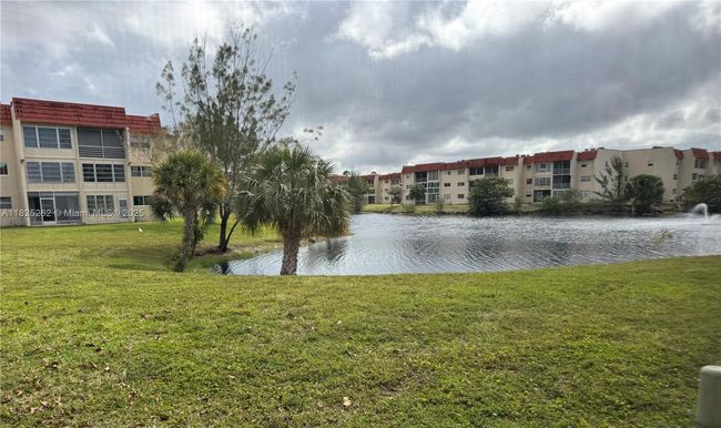 APT-112 - 8020 N Sunrise Lakes Dr, Condo with 2 bedrooms, 2 bathrooms and null parking in Sunrise FL | Image 21