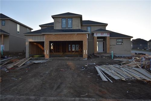 8003 Ne 77th St, Kansas City, MO, 64158-7701 | Card Image