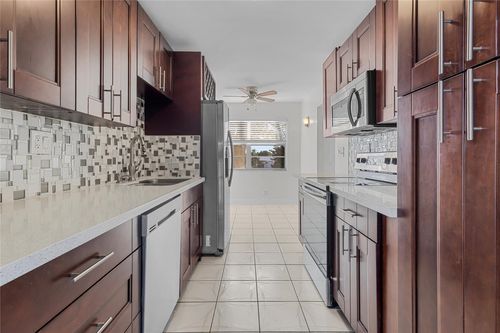 218-8205 Nw 61st St, TAMARAC, FL, 33321-4266 | Card Image