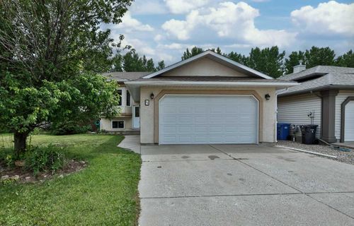 63 Mt Alderson Crescent W, Lethbridge, AB, T1K6P2 | Card Image