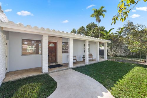 165 Sunset Way, Miami Springs, FL, 33166 | Card Image