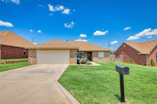 311 Ridgecrest Dr, Elk City, OK, 73644-9119 | Card Image