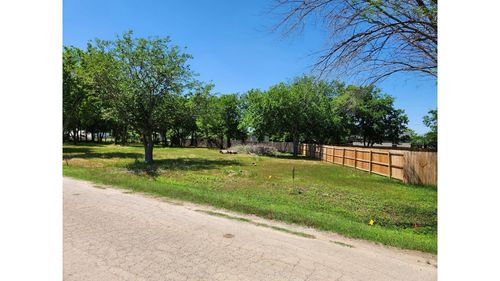 a-4251 Thousand Oaks Dr, Argyle, TX, 76226-6788 | Card Image
