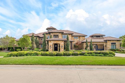 9541 Marbella Dr, Fort Worth, TX, 76126-1935 | Card Image