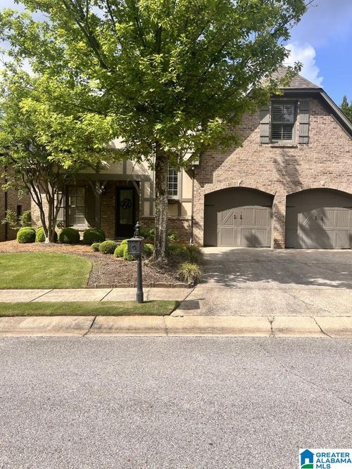 1664 Warren Ln, Vestavia, AL, 35243-2822 | Card Image