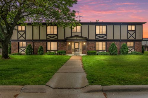 22811 Grove St, Saint Clair Shores, MI, 48080-1853 | Card Image