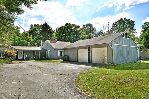 927 Howland Wilson Rd Se, Warren, OH, 44484-2517 | Card Image