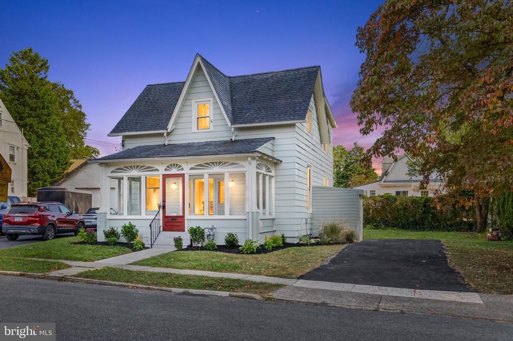 Huey Ave, Drexel Hill, PA 19026