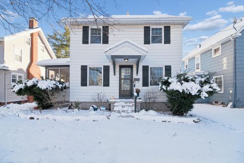 911 4th St, Jackson, MI, 49203-3048 | Card Image