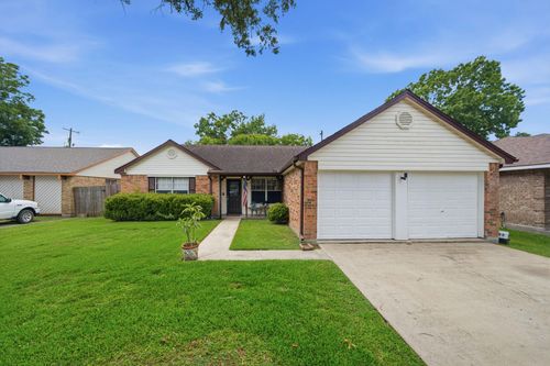 411 Forest Hills Dr, League City, TX, 77573-5743 | Card Image