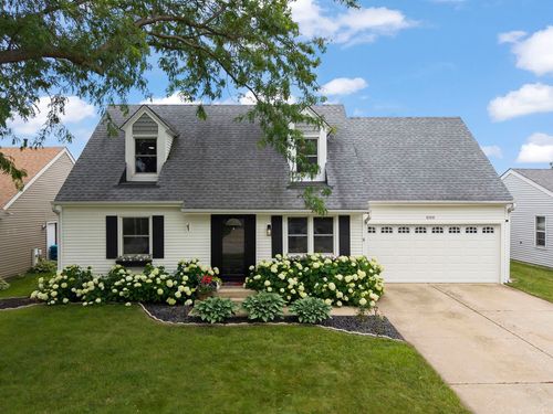 888 Shady Ln, Aurora, IL, 60506-1574 | Card Image