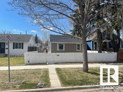 11944 77 St Nw, House other with 2 bedrooms, 1 bathrooms and 3 parking in Edmonton AB | Image 2