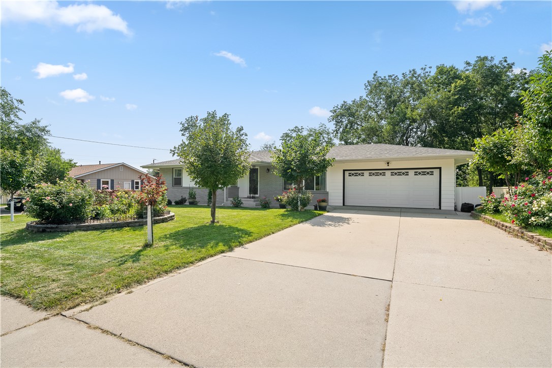 81st St, Clive, IA 50325