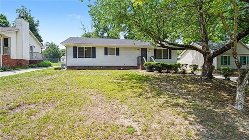 4215 Studio Ln, Greensboro, NC, 27407-4290 | Card Image