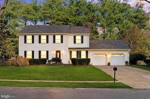 4 Riverview Dr, Ewing, NJ, 08628-2618 | Card Image