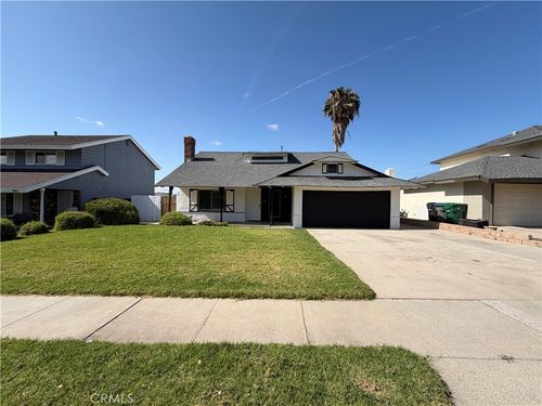 385 Burr Street, Corona, CA, 92882 | Card Image