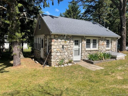 4-92 Stein Rd, Pine Bush, NY, 12566-7526 | Card Image