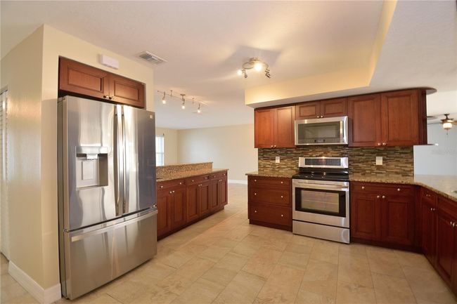 Kitchen appliances convey | Image 9