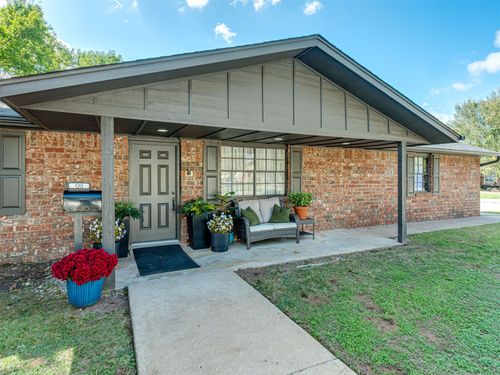 120 W 4th St, Hominy, OK, 74035-4020 | Card Image