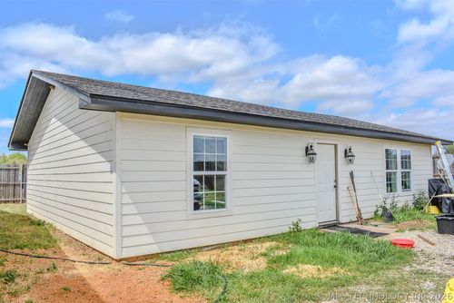 3253 E 2090 Rd, Sawyer, OK, 74756-6606 | Card Image