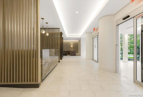 3u-70-25 Yellowstone Blvd, Forest Hills, NY, 11375 | Card Image