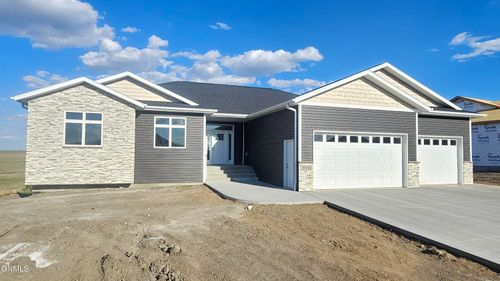 3911 Platinum Street, Bismarck, ND, 58503 | Card Image