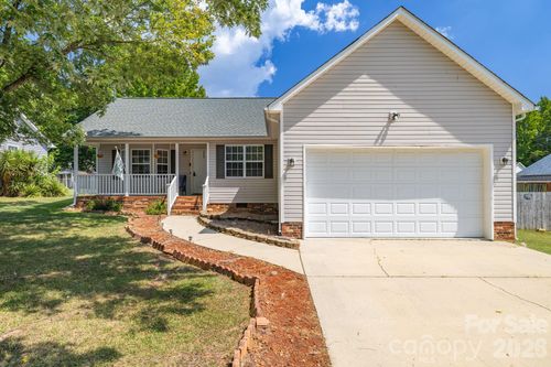 21 Oak Meadow Ln, Thomasville, NC, 27360-3264 | Card Image
