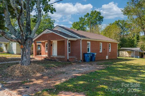 728 21st St Sw, Hickory, NC, 28602-2133 | Card Image