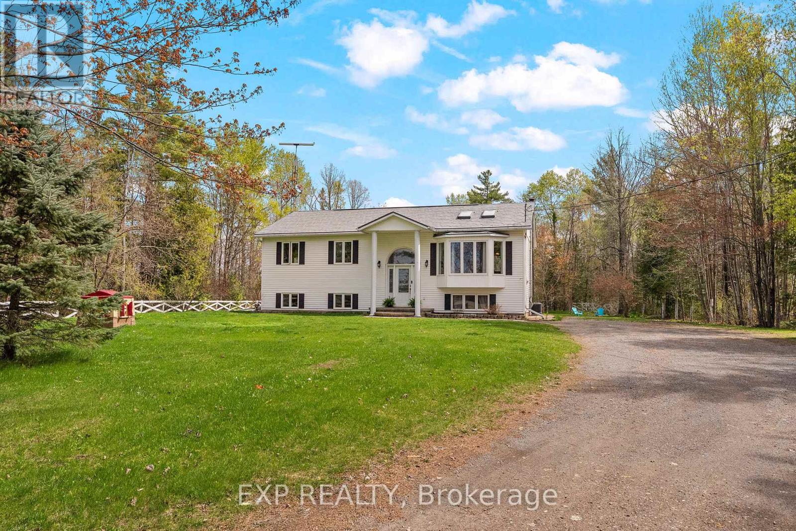 Residential in McNab/Braeside 3