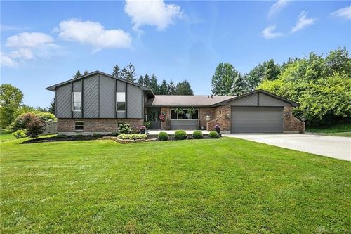 2765 Stauffer Dr, Beavercreek, OH, 45434-6242 | Card Image