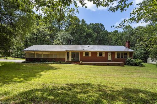 313 W Steeple Chase Rd, Greensboro, NC, 27406-8001 | Card Image