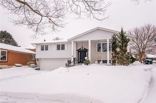 lower-15 Westchester Pl, Kitchener, ON, N2B3M6 | Card Image