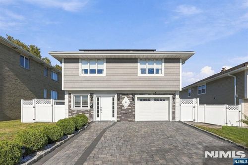 6 Azalea Dr, Wallington, NJ, 07057-1902 | Card Image