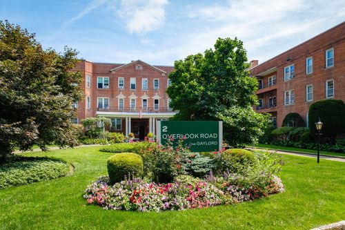 2a3-2 Overlook Rd, White Plains, NY, 10605-2427 | Card Image