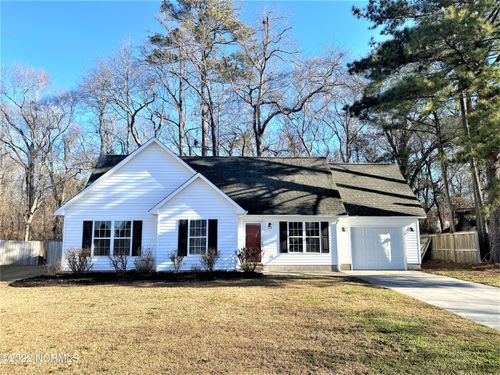 135 Settlers Cir, Jacksonville, NC, 28546-5533 | Card Image