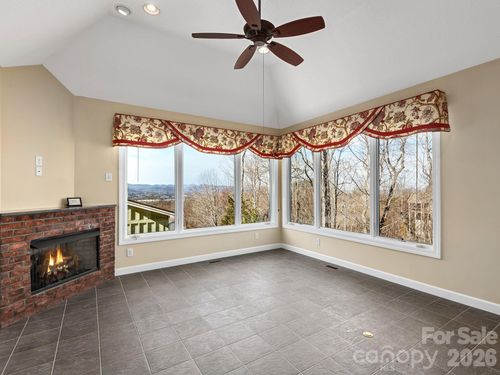 54 Deep Valley Ln, Hendersonville, NC, 28791-2800 | Card Image