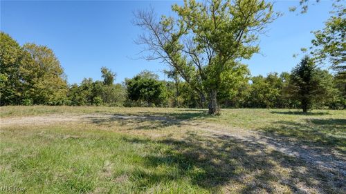 5580 Friendship Dr, New Concord, OH, 43762-9652 | Card Image