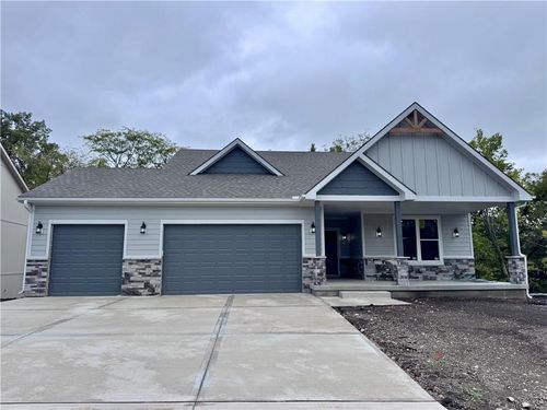 8638 Eagle Creek Drive, De Soto, KS, 66018 | Card Image