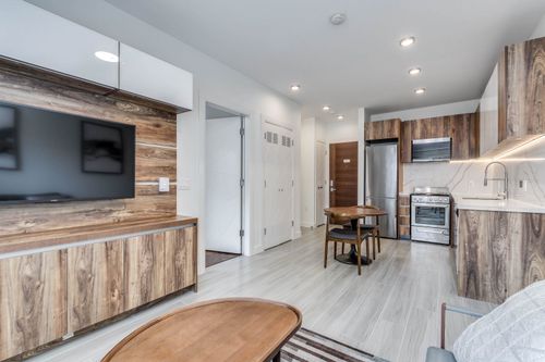 303-1168 Pendrell St, Vancouver, BC, V6E1L4 | Card Image