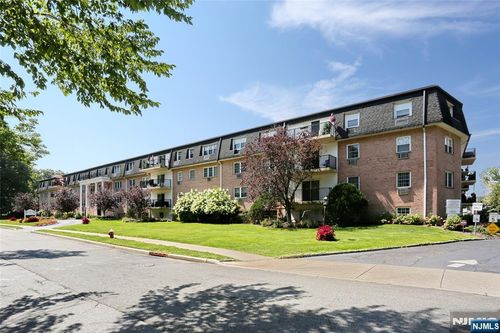 540 Fairview Ave, Westwood, NJ, 07675-1649 | Card Image