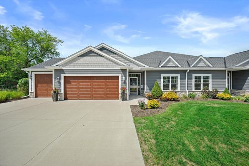 147 Phantom Lake Ct, Mukwonago, WI, 53149-5603 | Card Image