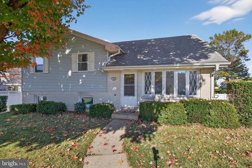 27 Rosemont Ave, READING, PA, 19607-1047 | Card Image