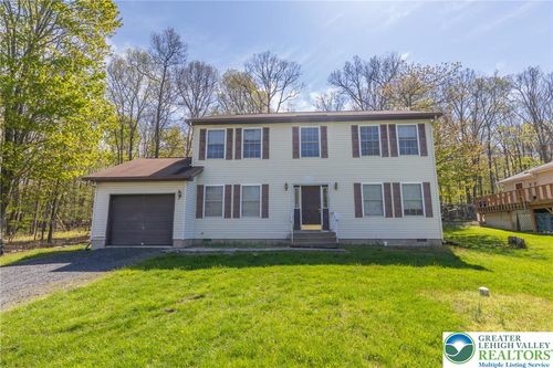 272 Schoolhouse Rd, East Stroudsburg, PA, 18302-9444 | Card Image