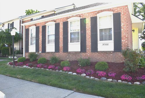37322 Charter Oaks Blvd, Clinton Township, MI, 48036-2420 | Card Image