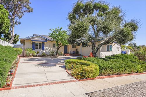 20449 Aetna St, Woodland Hills, CA, 91367-5410 | Card Image