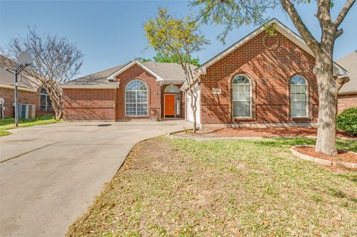 5444 Yellowstone Trl, Fort Worth, TX, 76137-5301 | Card Image