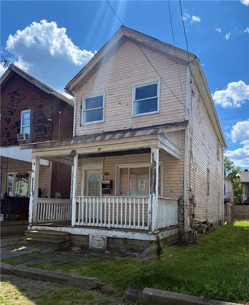 1805 4th Ave, Beaver Falls, PA, 15010-4026 | Card Image