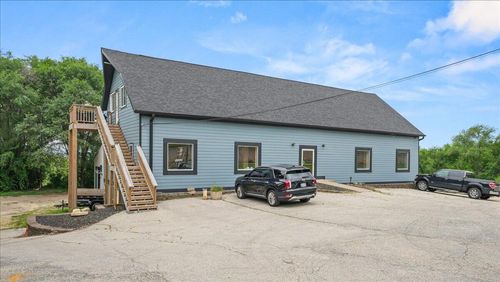 3239 State Road 16, La Crosse, WI, 54601-3057 | Card Image